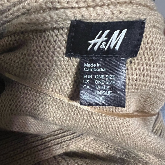H&M Tan Oversized Sweater Poncho - Picture 4 of 5